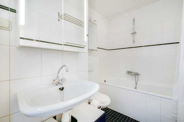 Medium property photo - Van Oldenbarneveldtplein 19A, 1052 JL Amsterdam